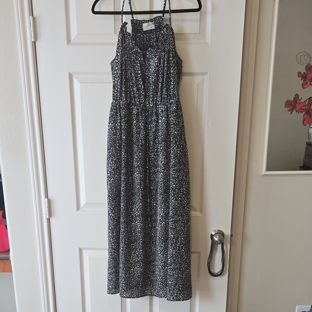 Universal Thread Black and White Printed Midi Dress
